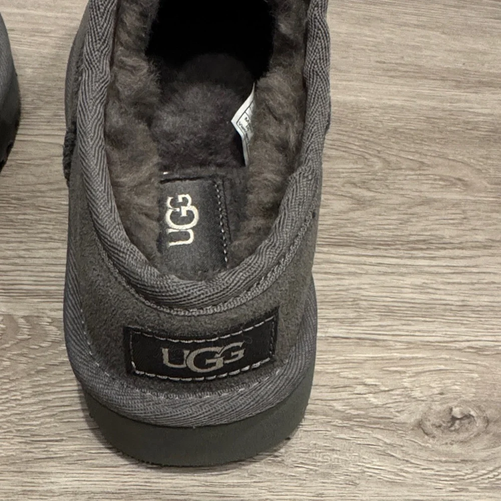 🆕 UGG Classic Micro Charcoal Suede Slip-Ons boots Size 7 - Picture 4 of 12